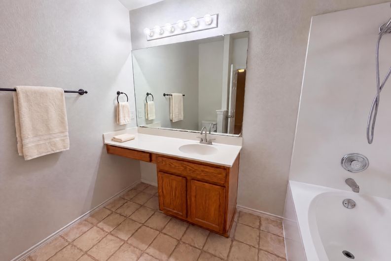 Photo 9 of 17 of 1107 Burgess Dr, Leander, TX