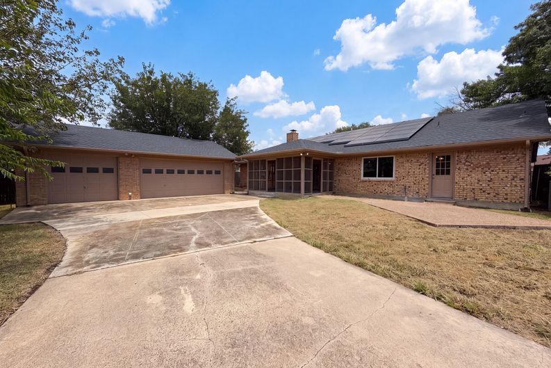 Photo 32 of 34 of 940 Western Trl, Keller, TX