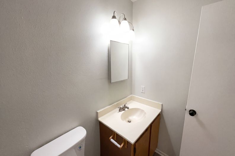 Photo 17 of 20 of 2830 Fisher Field Dr, San Antonio, TX