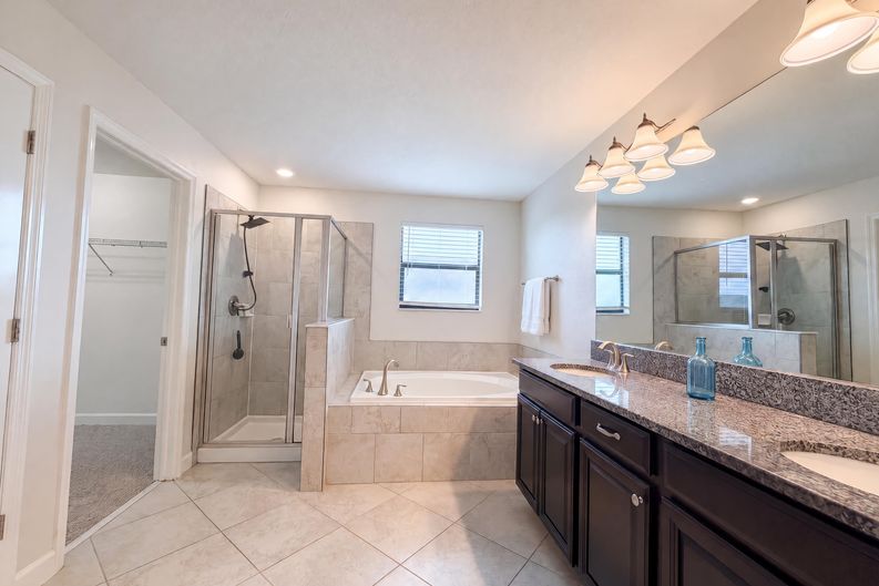 Photo 24 of 36 of 9709 Ivory Dr, Sun City Center, FL