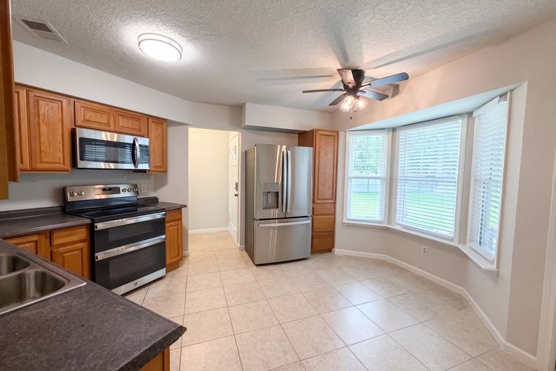 Photo 6 of 23 of 10441 Old Plank Rd, Jacksonville, FL