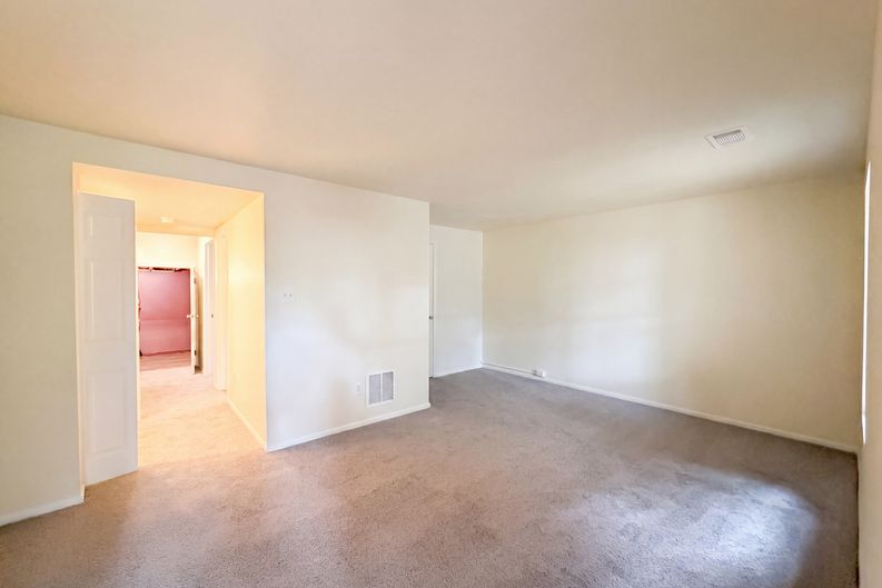 Photo 15 of 48 of 8641 Centerton Ln, Manassas, VA