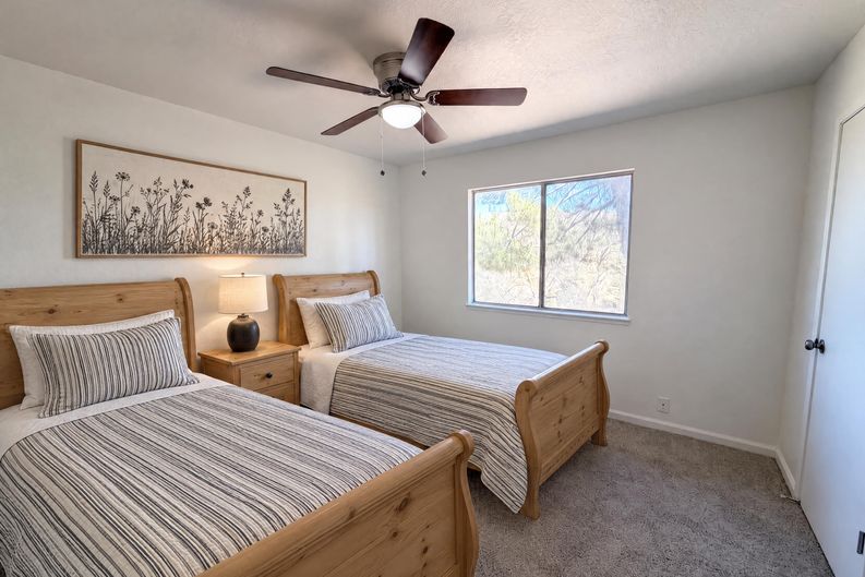 Photo 12 of 29 of 6041 Thornicroft Dr, Valley Springs, CA