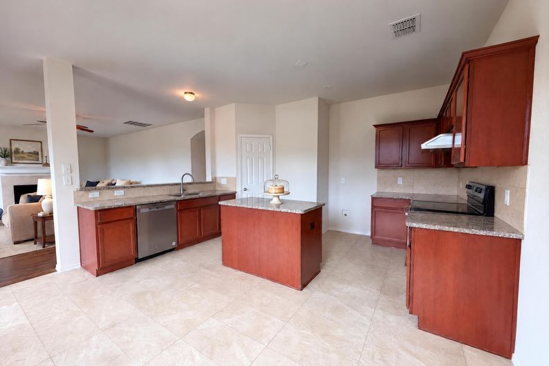 Photo 7 of 23 of 424 Cypress Hill Dr, McKinney, TX