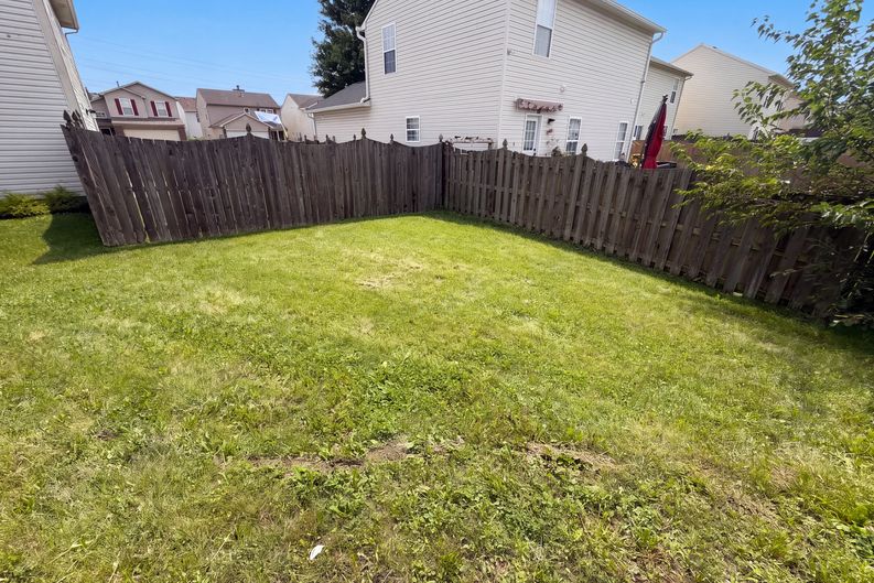 Photo 29 of 35 of 11307 Narrowleaf Dr, Indianapolis, IN
