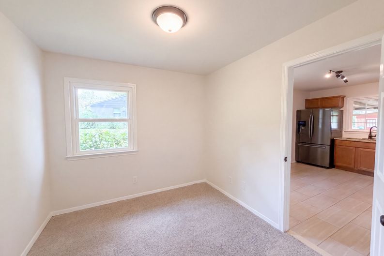 Photo 10 of 21 of 728 Milan Rd E, Charlotte, NC