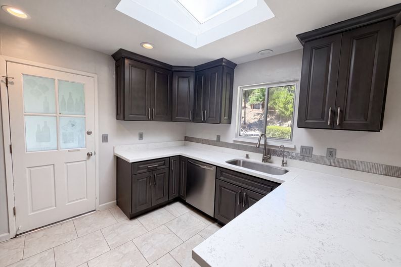 Photo 8 of 36 of 612 Tahos Rd, Orinda, CA