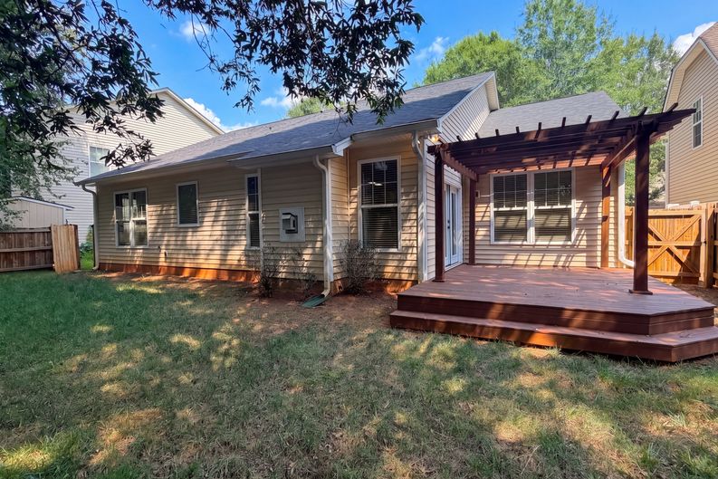 Photo 5 of 17 of 12740 Windyedge Rd, Huntersville, NC