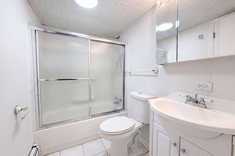 Photo 12 of 21 of 1580 W Cloaninger Ave, Statesville, NC