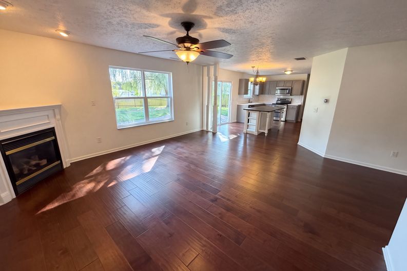 Photo 6 of 42 of 19448 Roudebush Blvd, Noblesville, IN