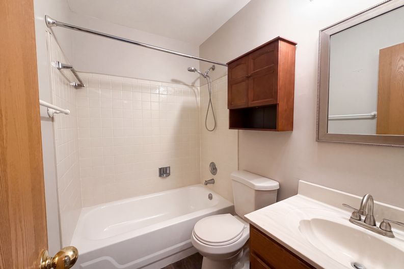 Photo 17 of 30 of 923 Keeneland Rd, Florissant, MO