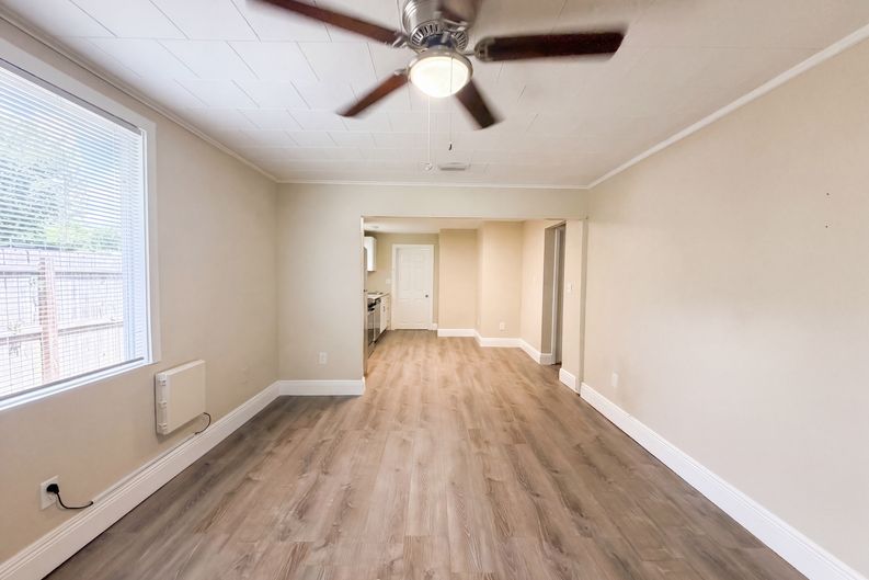 Photo 3 of 14 of 8103 N 18th St, Tampa, FL