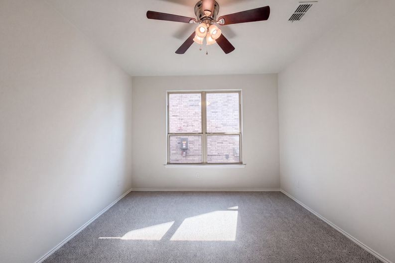 Photo 10 of 21 of 5904 Saddle Pack Dr, Fort Worth, TX
