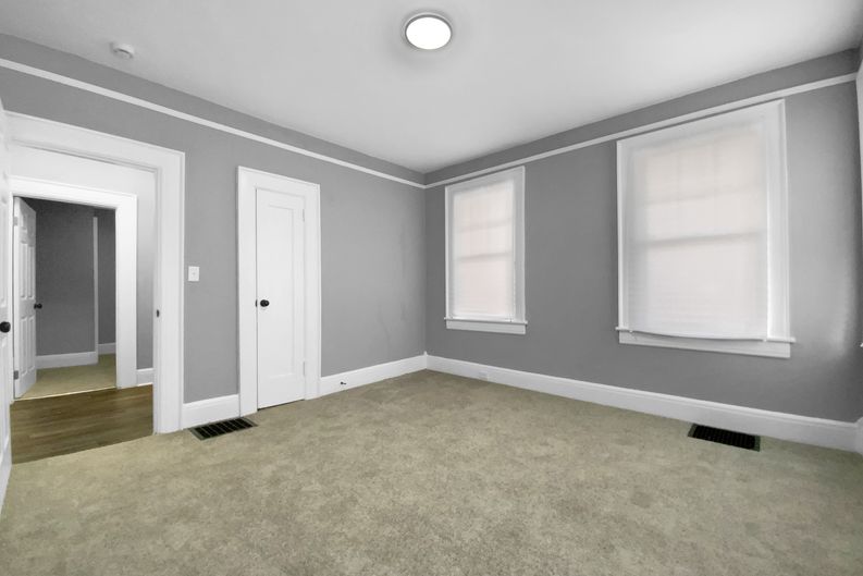 Photo 13 of 21 of 1033 Graymont Ave W, Birmingham, AL