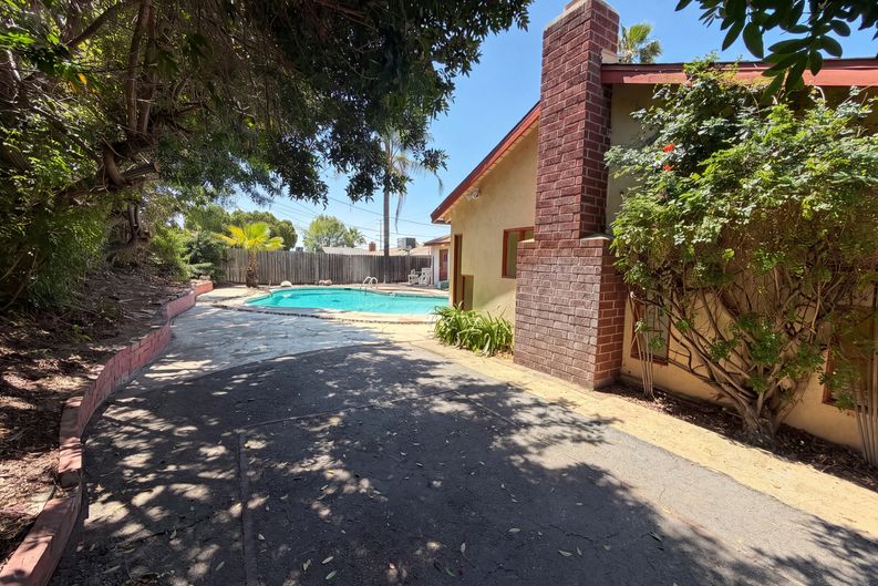 Photo 18 of 20 of 5947 Arden Ave, Highland, CA