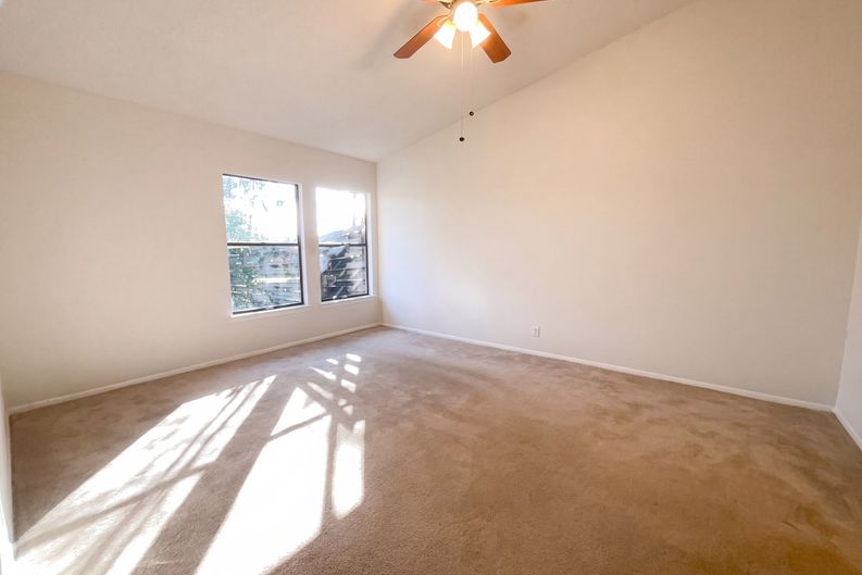 Photo 9 of 16 of 15009 Winter View Dr, San Antonio, TX