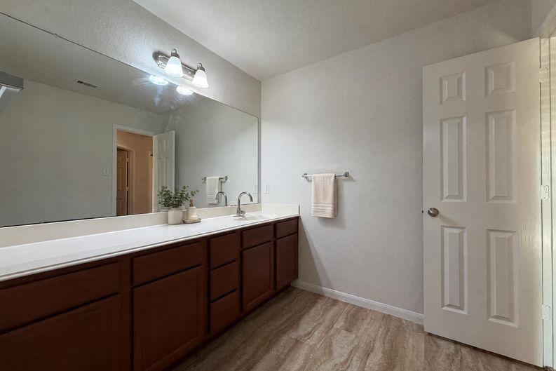 Photo 21 of 26 of 14414 Darrah Dr, Houston, TX