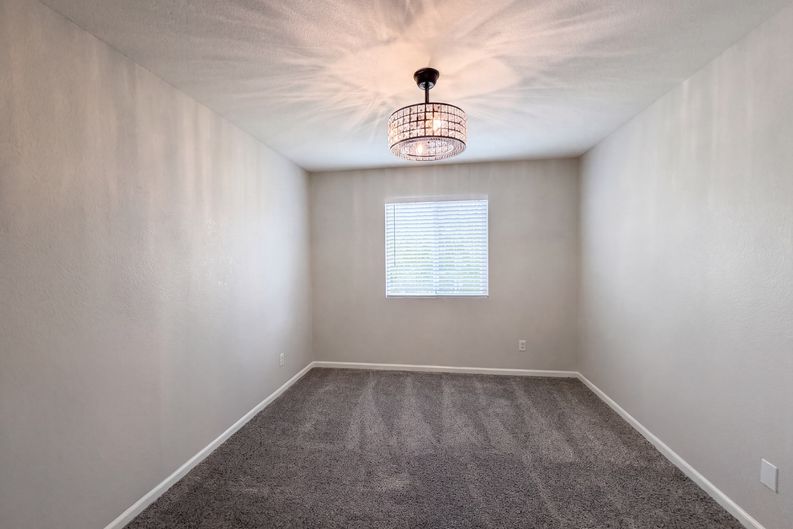 Photo 20 of 35 of 2571 Cantara Ct, Sacramento, CA