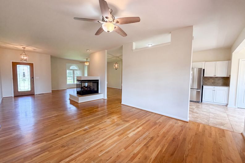 Photo 10 of 24 of 1727 Joben Dr, Murfreesboro, TN