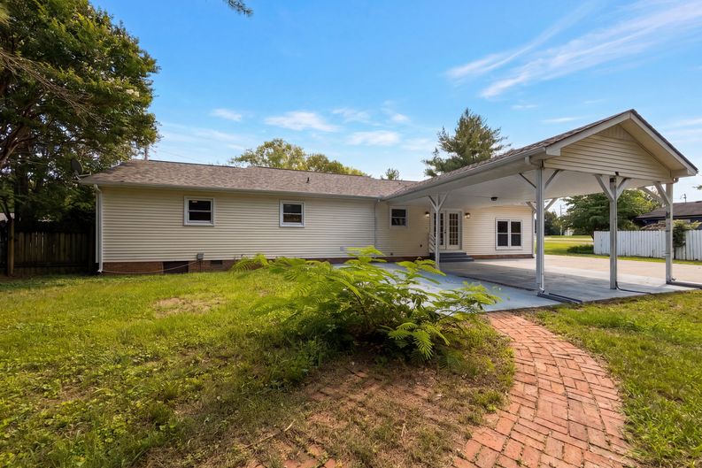 Photo 21 of 22 of 4023 Cavalier Dr, Murfreesboro, TN