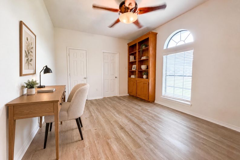 Photo 9 of 20 of 6041 King Trl, Corpus Christi, TX