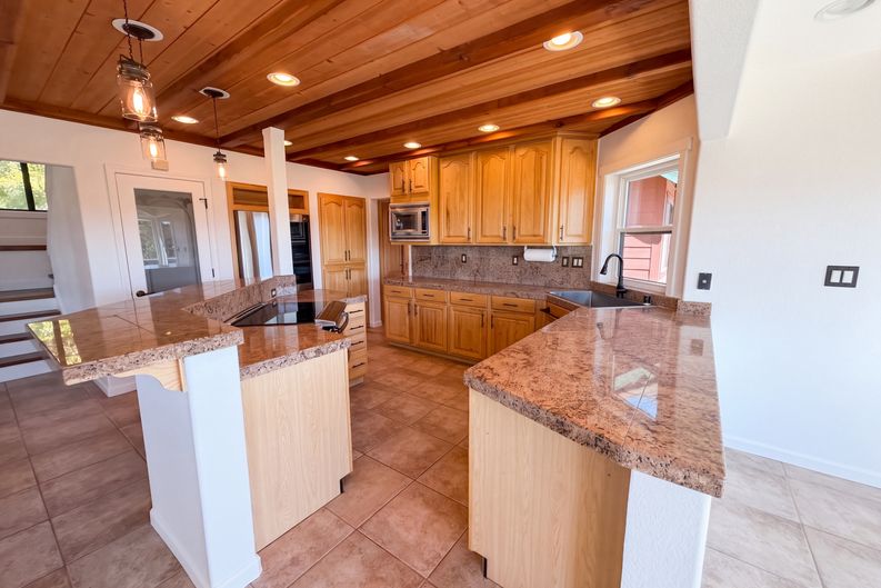 Photo 9 of 35 of 8384 Woodman Ln, Newcastle, CA