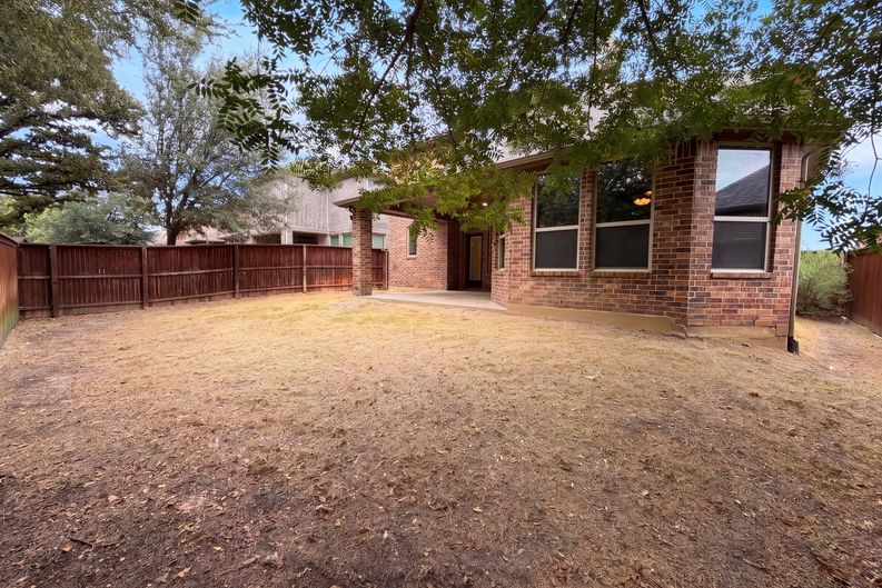 Photo 26 of 39 of 9332 Kaitlyn Ct, Lantana, TX