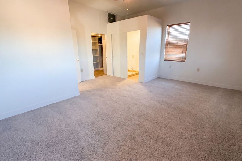 Photo 21 of 66 of 51340 W Iver Rd, Aguila, AZ