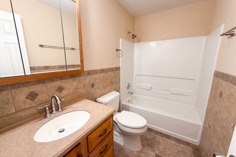 Photo 12 of 16 of 507 Decker Dr, Hutto, TX