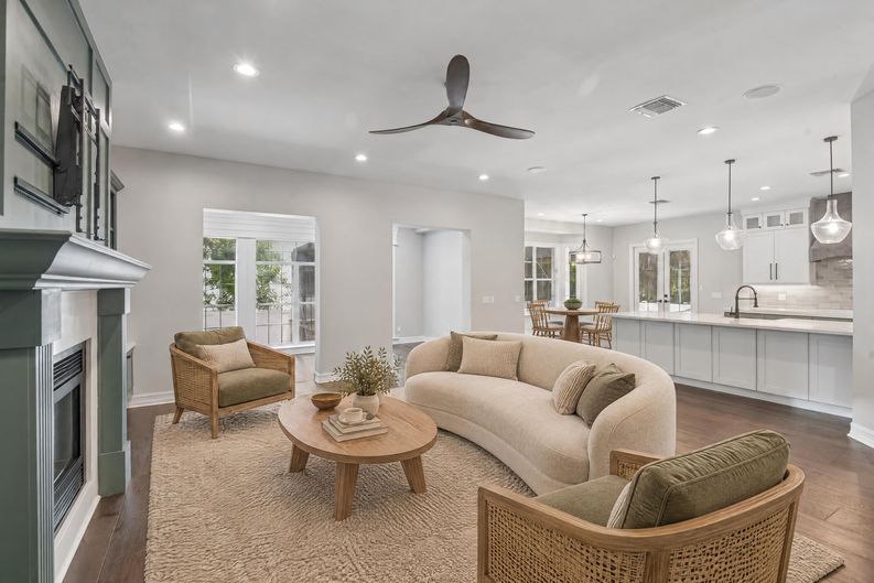 Photo 14 of 62 of 5105 W Neptune Way, Tampa, FL