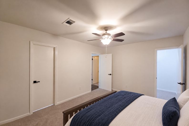 Photo 3 of 14 of 3118 Caliente Ln, Rex, GA