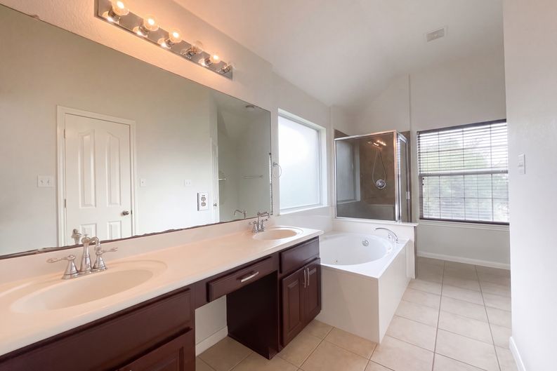 Photo 13 of 68 of 1014 Bretton Woods Dr, Cedar Park, TX