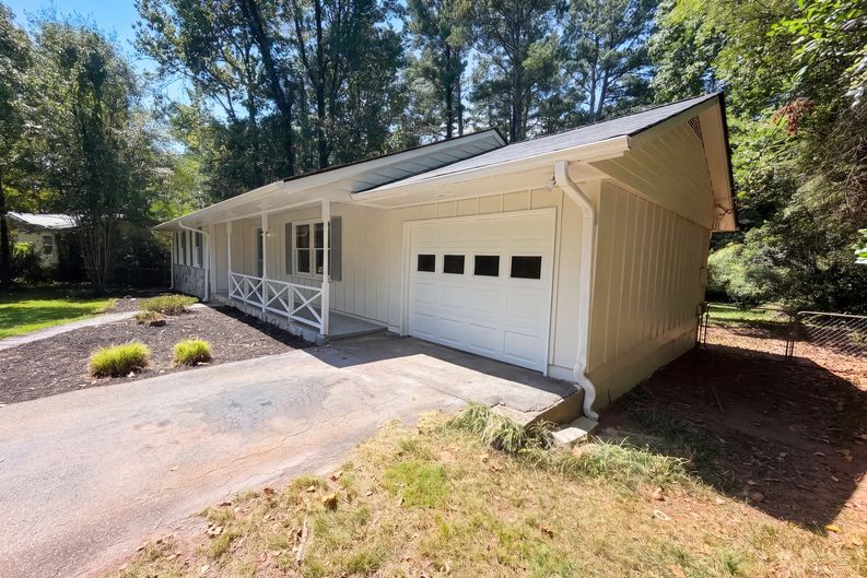 Photo 22 of 23 of 1181 Bouldercrest Cir, Watkinsville, GA