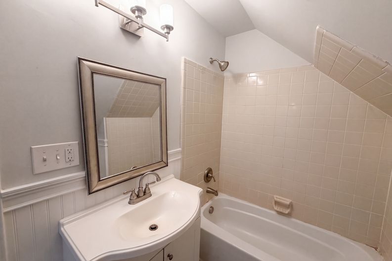 Photo 18 of 21 of 104 Rocktree Ct, Fuquay Varina, NC