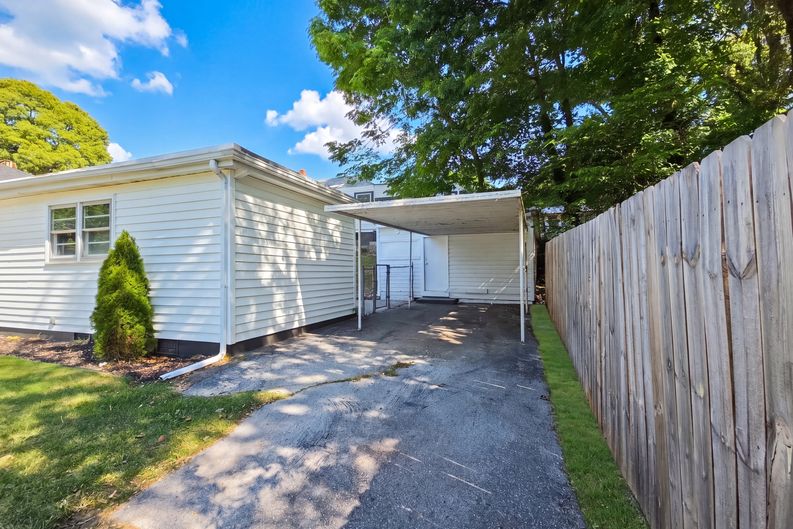 Photo 17 of 18 of 1401 E 9th St, Anniston, AL