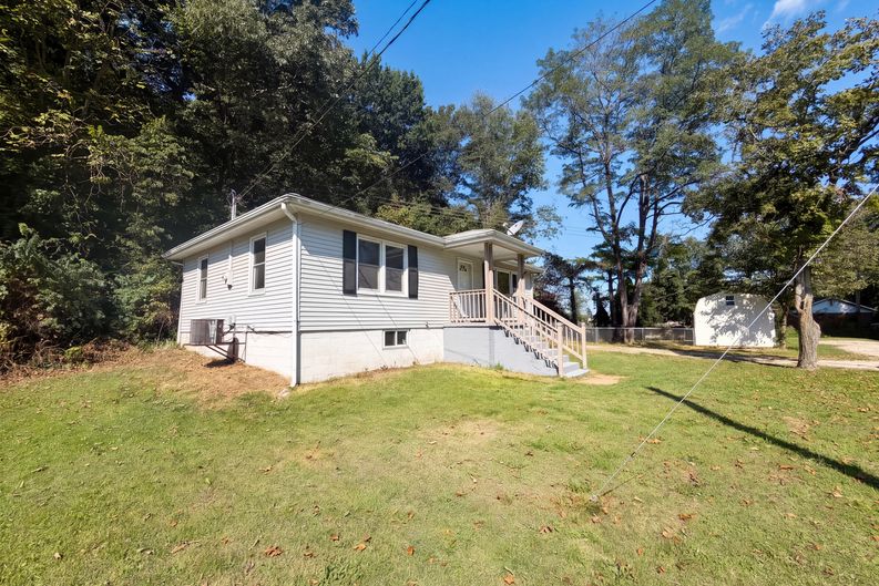 Photo 12 of 16 of 4659 Spring Glen Dr, House Springs, MO