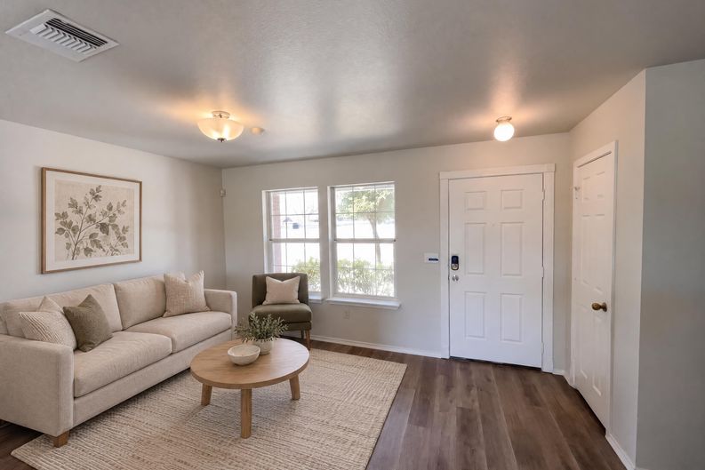 Photo 3 of 23 of 9420 Dublin Grn, San Antonio, TX