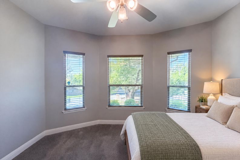 Photo 13 of 24 of 8912 Holt St, Lakeside, TX
