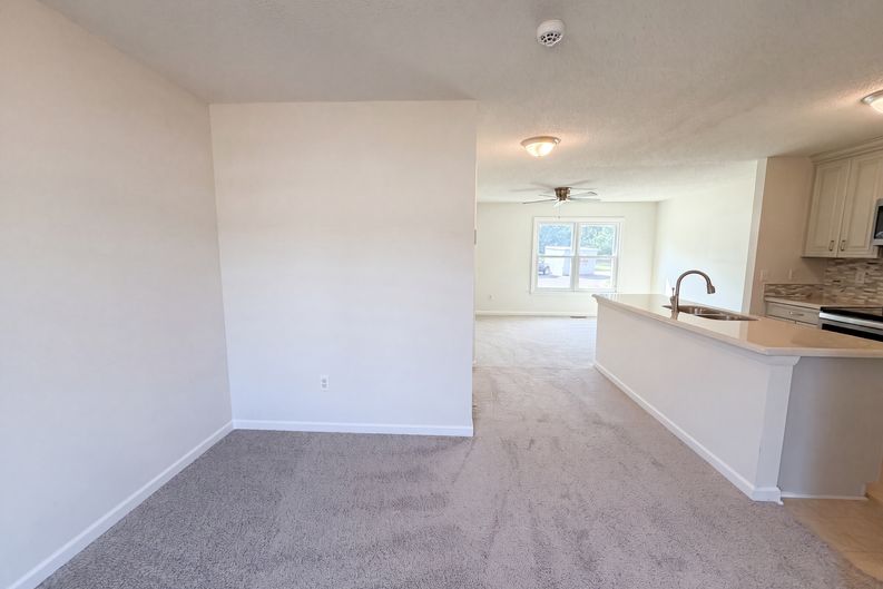Photo 10 of 22 of 889 Salem Pointe Ln, Winston Salem, NC