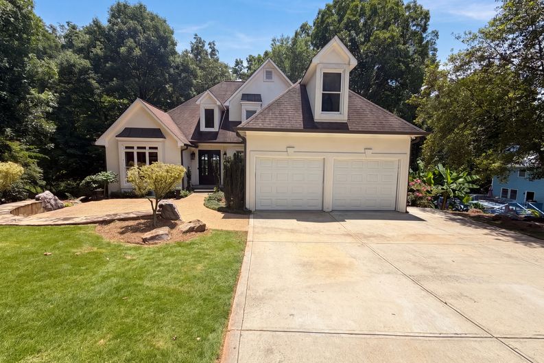 Photo 31 of 34 of 2299 Camden Dr SW, Marietta, GA