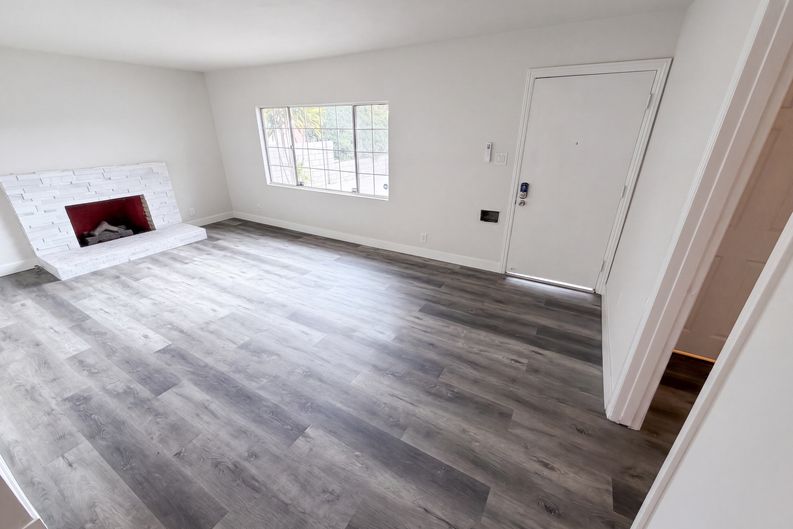Photo 6 of 31 of 1426 S Rita Way, Santa Ana, CA