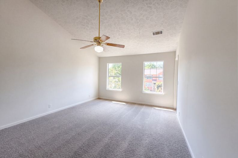 Photo 4 of 25 of 2036 Glastonbury Dr, Franklin, TN
