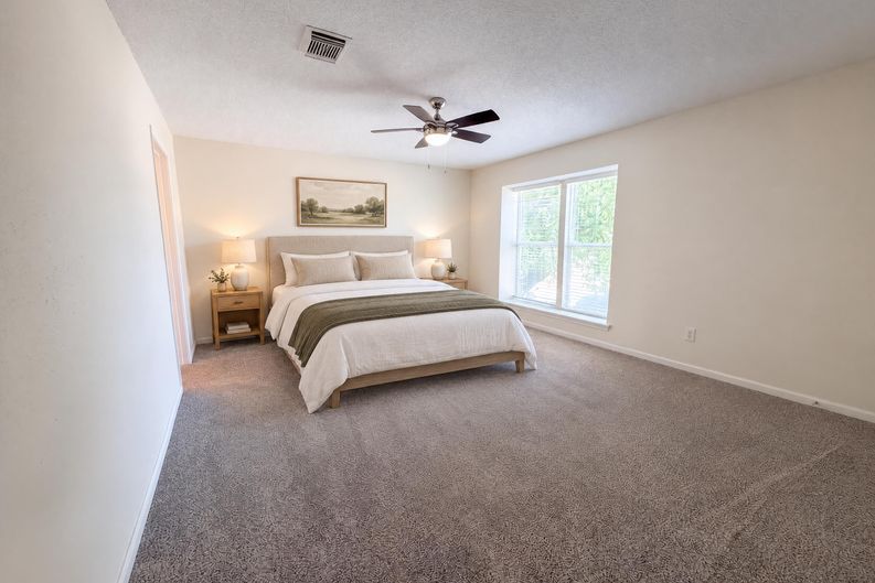 Photo 4 of 32 of 4519 Spinks Creek Ln, Spring, TX
