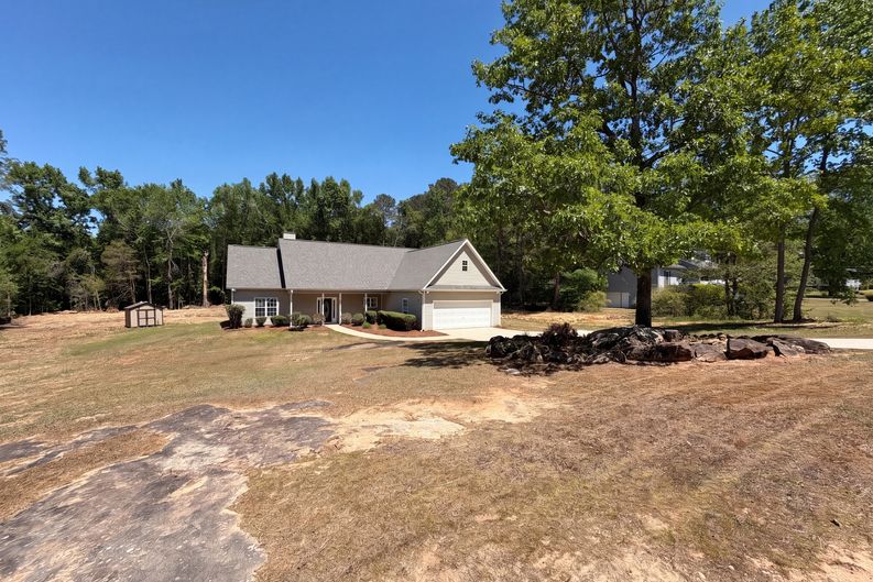 Photo 23 of 26 of 130 White Acres Dr, Stockbridge, GA