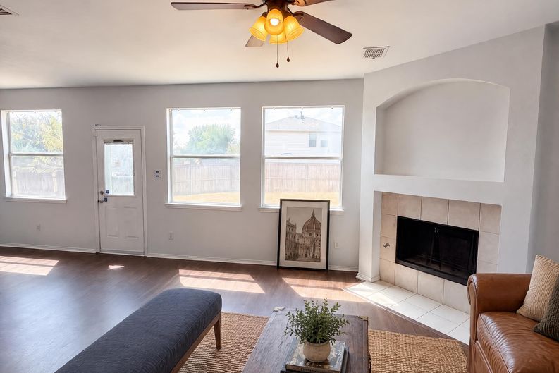 Photo 11 of 22 of 2220 Sumac Dr, Little Elm, TX