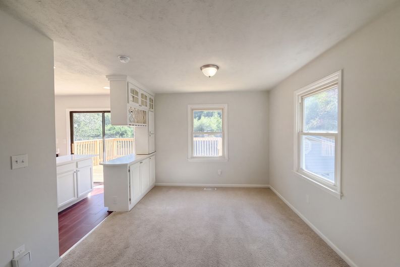 Photo 7 of 16 of 5408 Woodard Ct, Fayetteville, NC