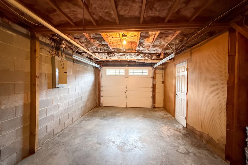 Photo 19 of 30 of 1001 Kingstree Ridge Dr, Winston Salem, NC