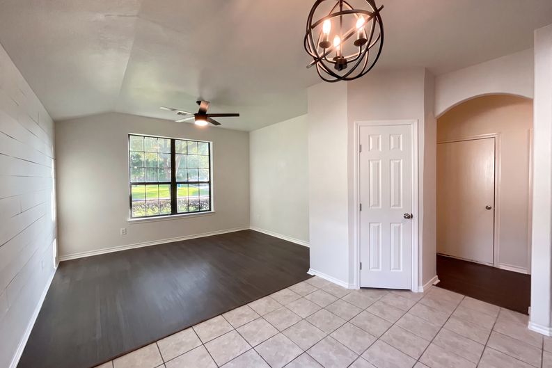 Photo 6 of 18 of 1603 Katydid Ct, Conroe, TX