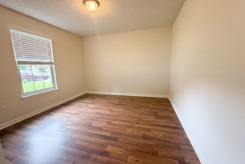 Photo 19 of 22 of 841 Chalmet Ln, Jacksonville, FL