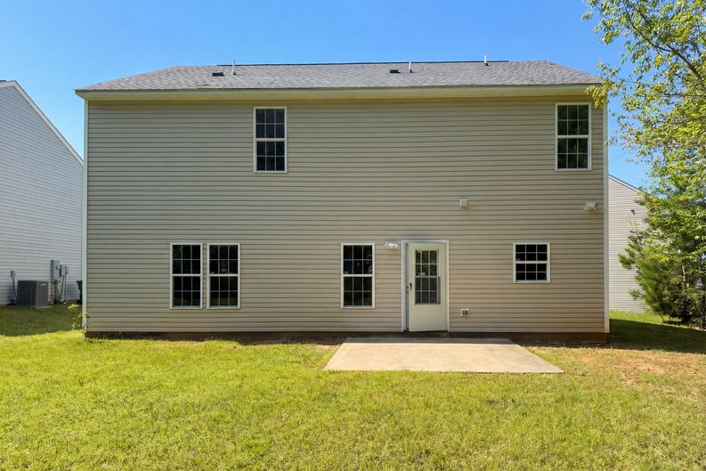 Photo 5 of 16 of 3705 Chancellorsville Ct, Raleigh, NC